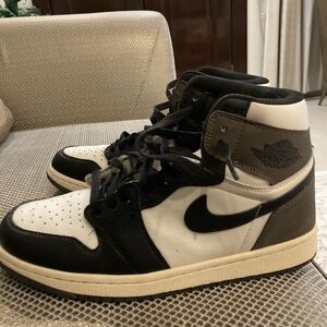 Jordan 1 Retro High “Dark Mochas” Size 10 US, slightly worn, good condition